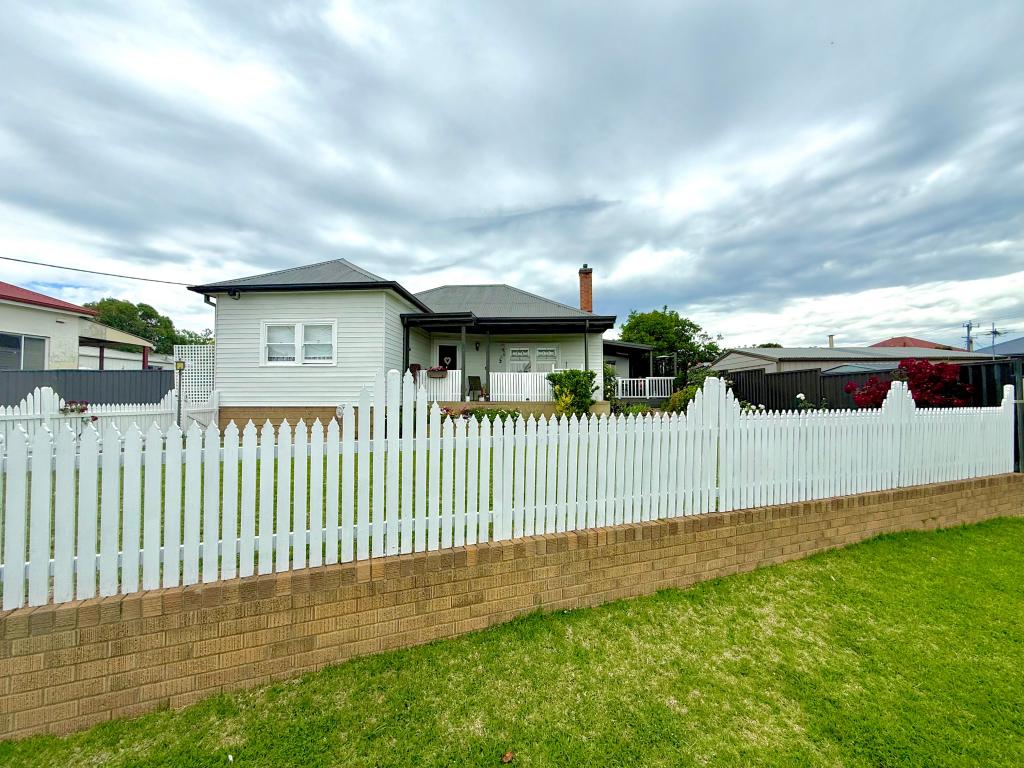 22 & 22a Elizabeth St, Goulburn, NSW 2580