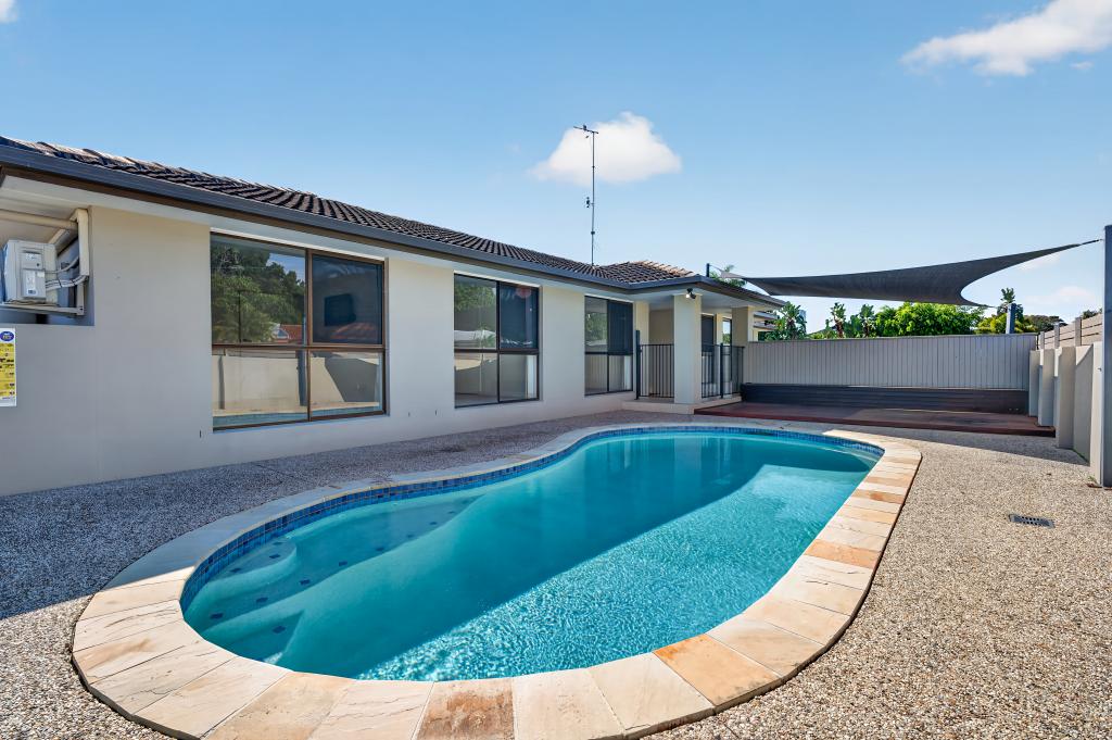 12 Sigatoka Pl, Clear Island Waters, QLD 4226