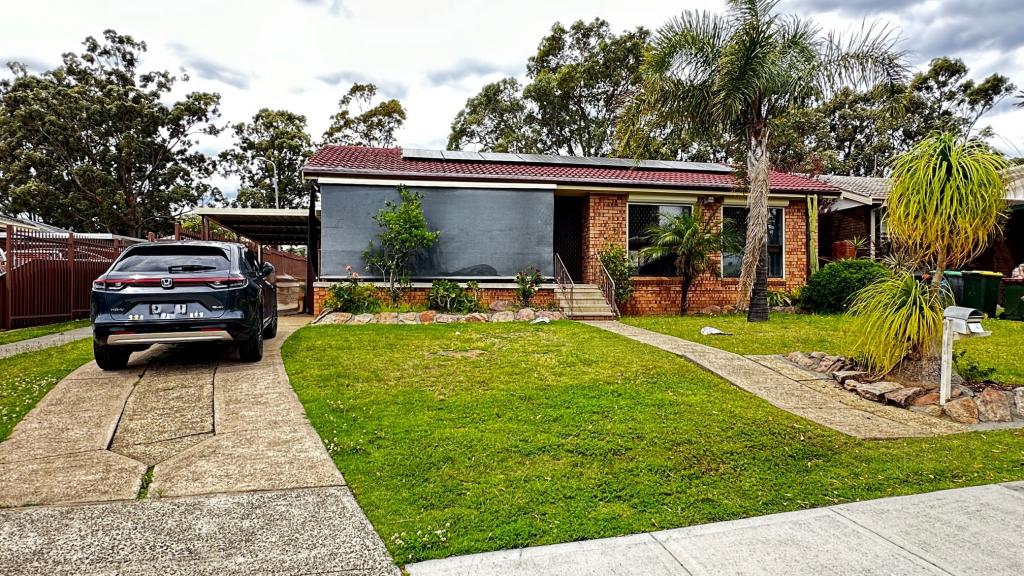 8 Fletcher St, Minto, NSW 2566