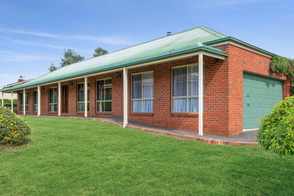 42 Warren St, Kyneton, VIC 3444