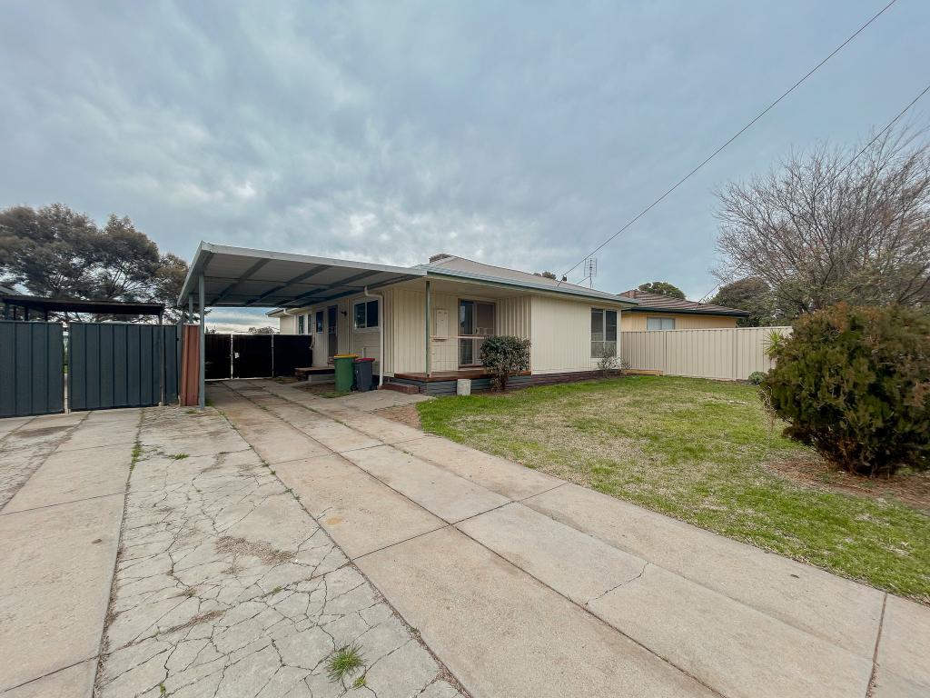 17 Harrison Cres, Swan Hill, VIC 3585