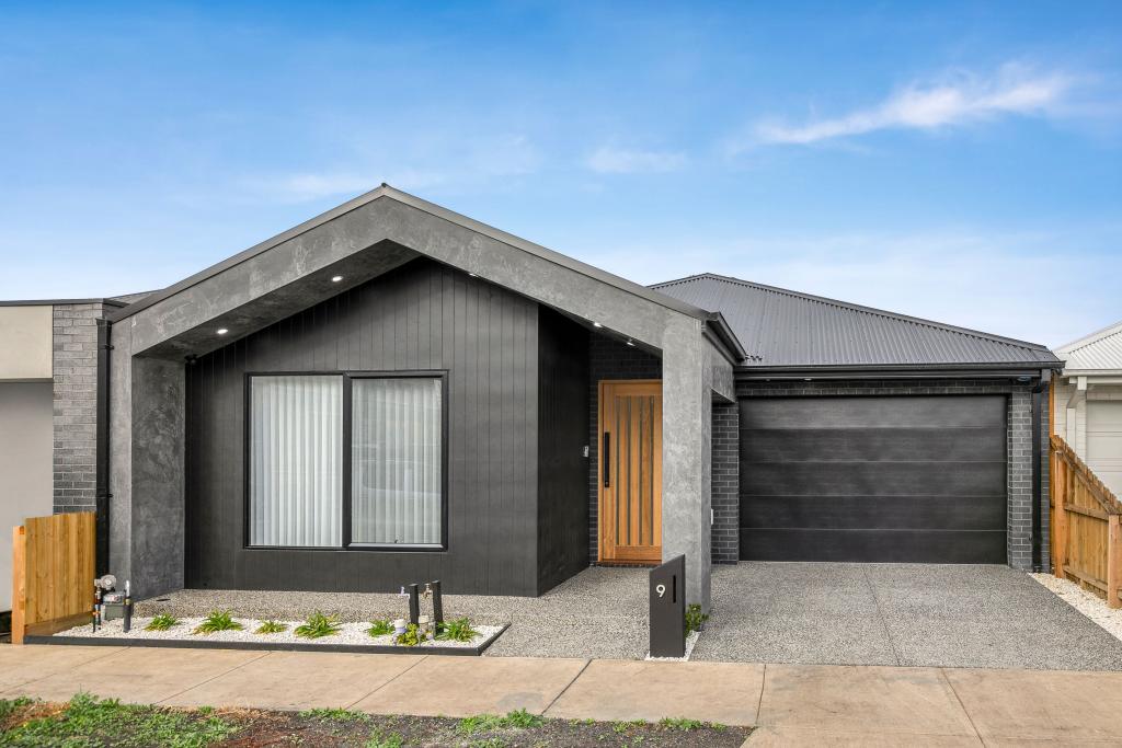 9 Malkari Cct, Greenvale, VIC 3059