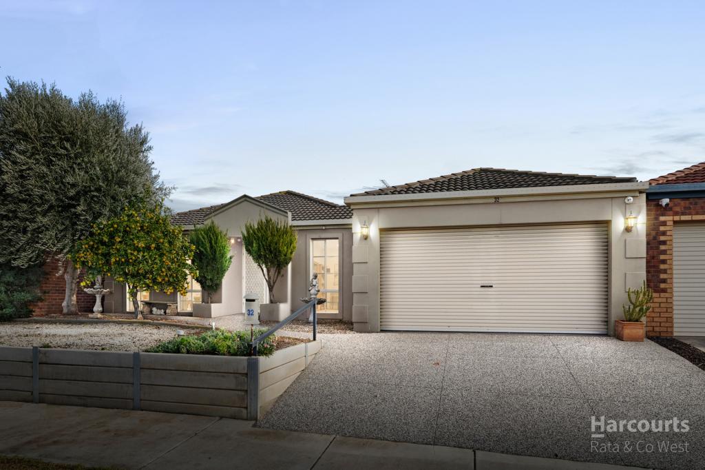 32 Mockridge Ave, Burnside, VIC 3023