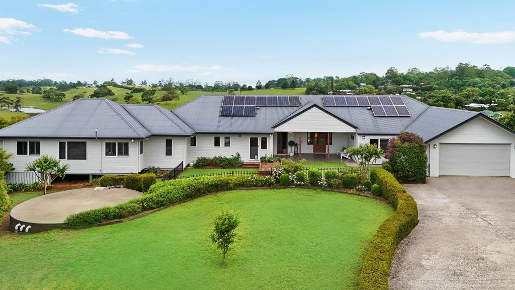 25 Mahogany Pl, Maleny, QLD 4552