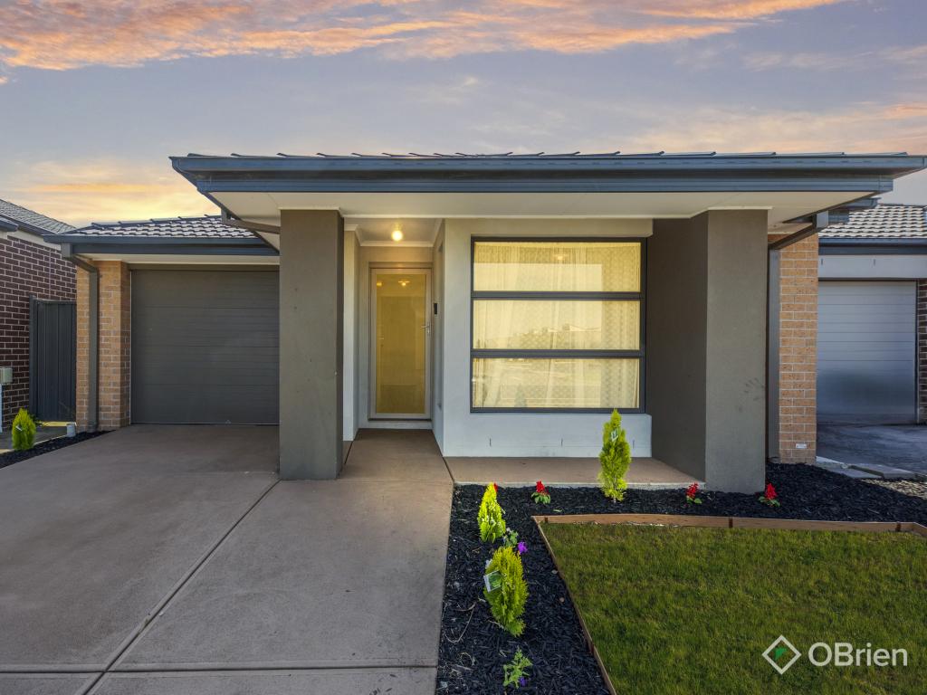 30 Parkhurst Dr, Cranbourne East, VIC 3977