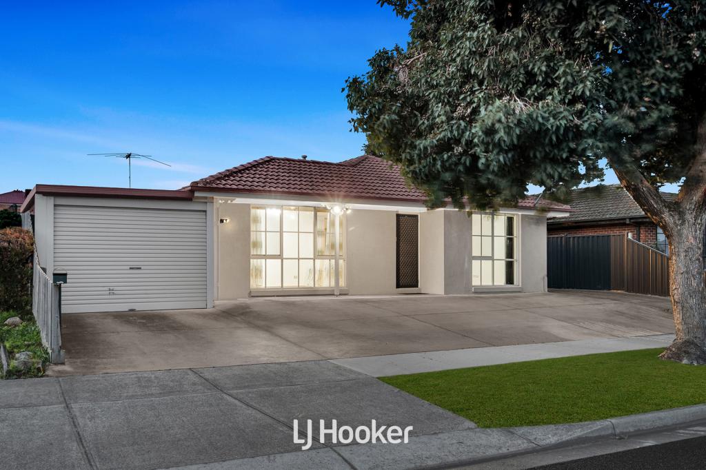 12 Plateau Cres, Hampton Park, VIC 3976
