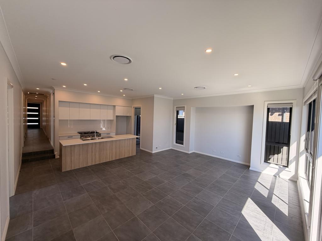 101 Sixteenth Ave, Austral, NSW 2179