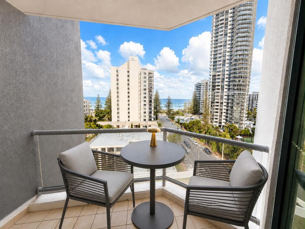 25 Laycock St, Surfers Paradise, QLD 4217