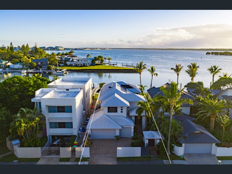 11 Howard St, Runaway Bay, QLD 4216