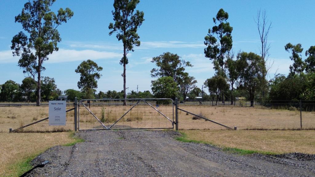 10 Macintyre St, Inglewood, QLD 4387