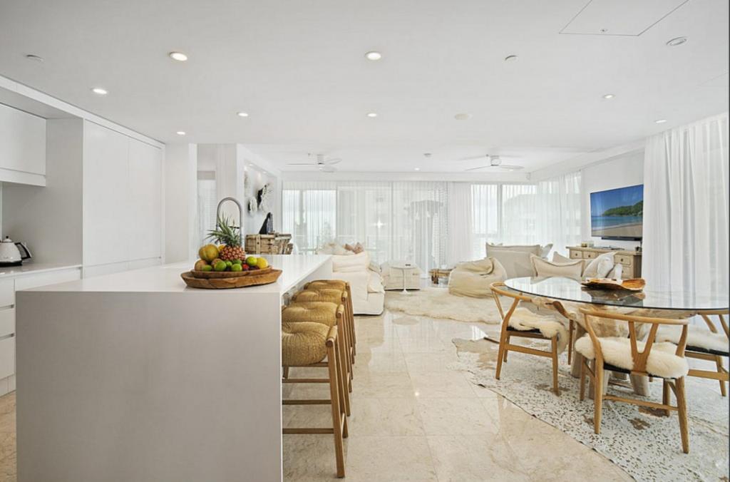 13/106 THE ESP, MIAMI, QLD 4220