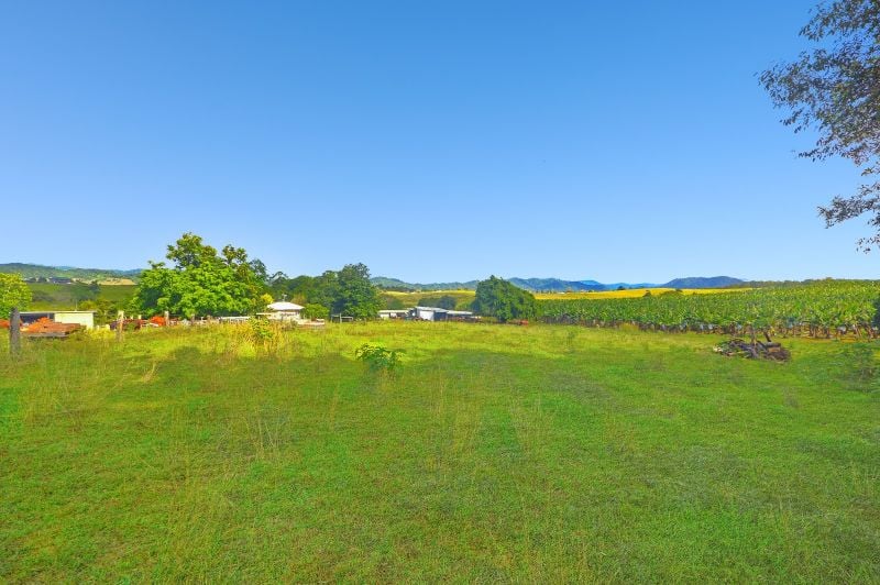 71 Booth Rd, Utchee Creek, QLD 4871