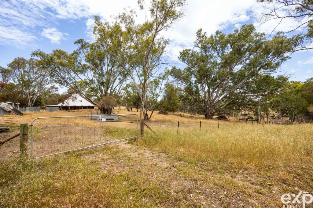 219 Sugar Loaf Hill Rd, Mount Mckenzie, SA 5353