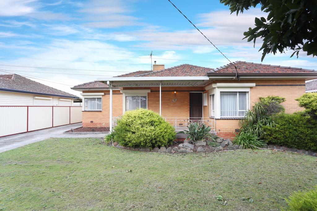 13 Lindenow St, Reservoir, VIC 3073