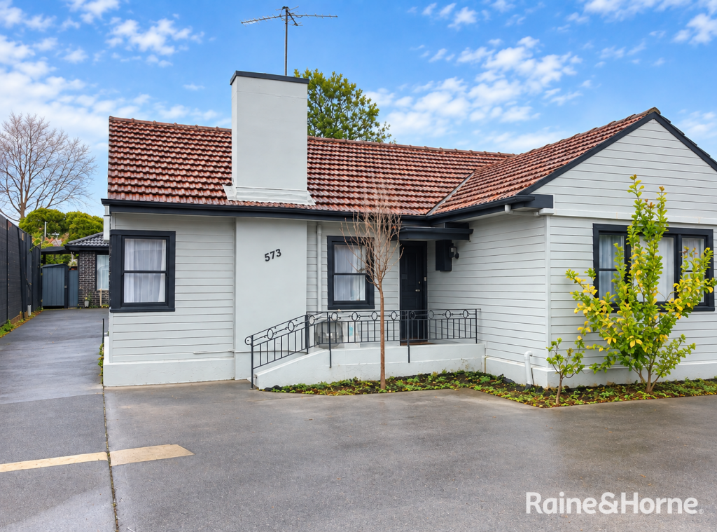 1/573 Pascoe Vale Rd, Oak Park, VIC 3046