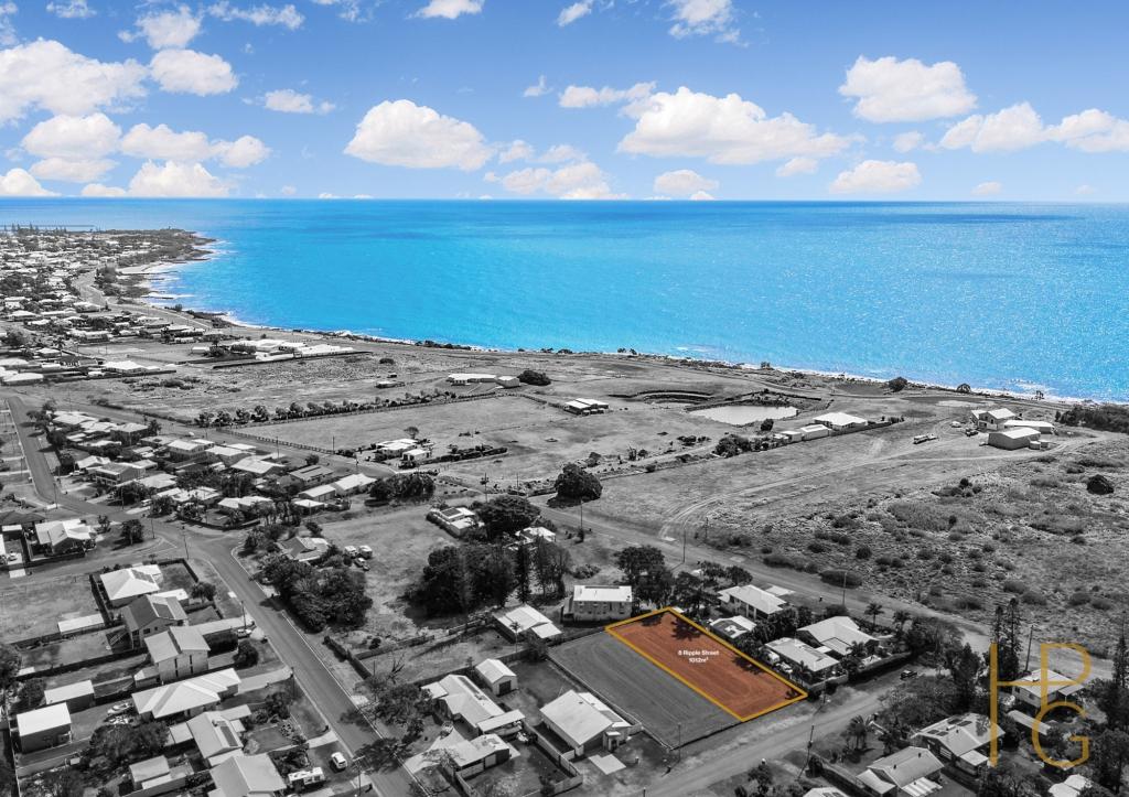 8 RIPPLE ST, BURNETT HEADS, QLD 4670