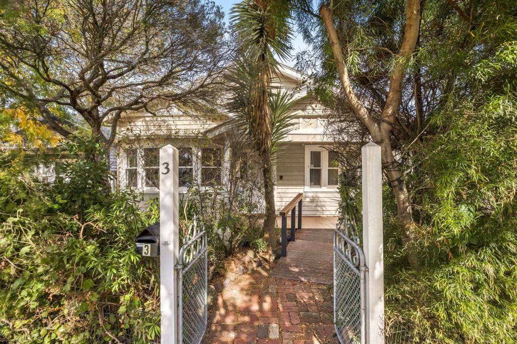 3 ARMSTRONG ST, COBURG, VIC 3058