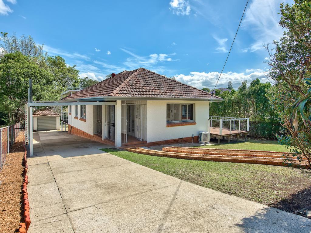 134 Hamilton Rd, Wavell Heights, QLD 4012