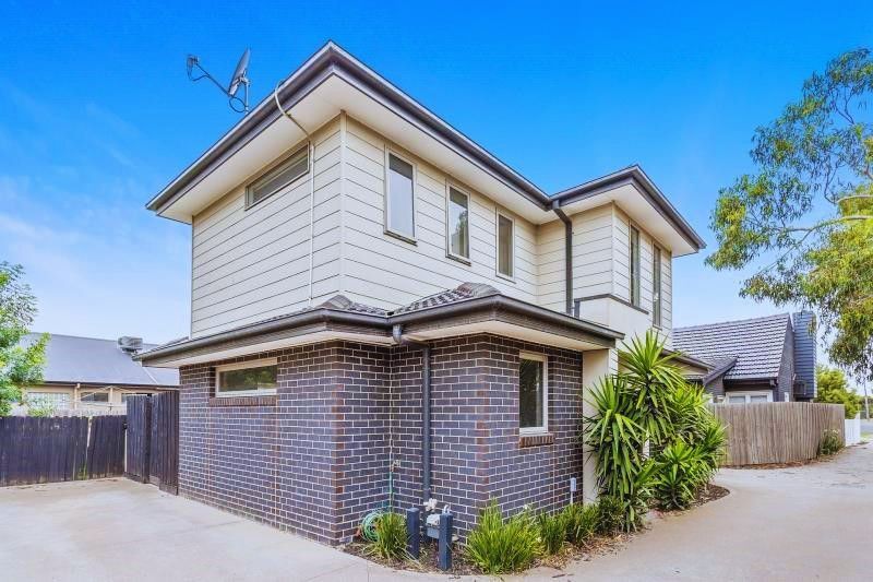 2/18 Viola Ave, Brooklyn, VIC 3012