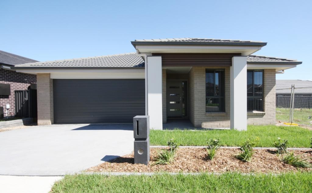 33 Steward Dr, Oran Park, NSW 2570