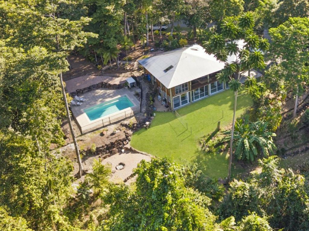 19-21 Chatham Tce, Smithfield, QLD 4878