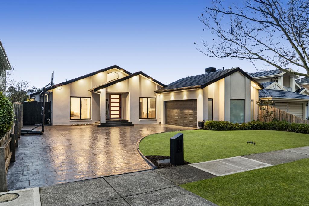 111 Royal Cres, Hillside, VIC 3037