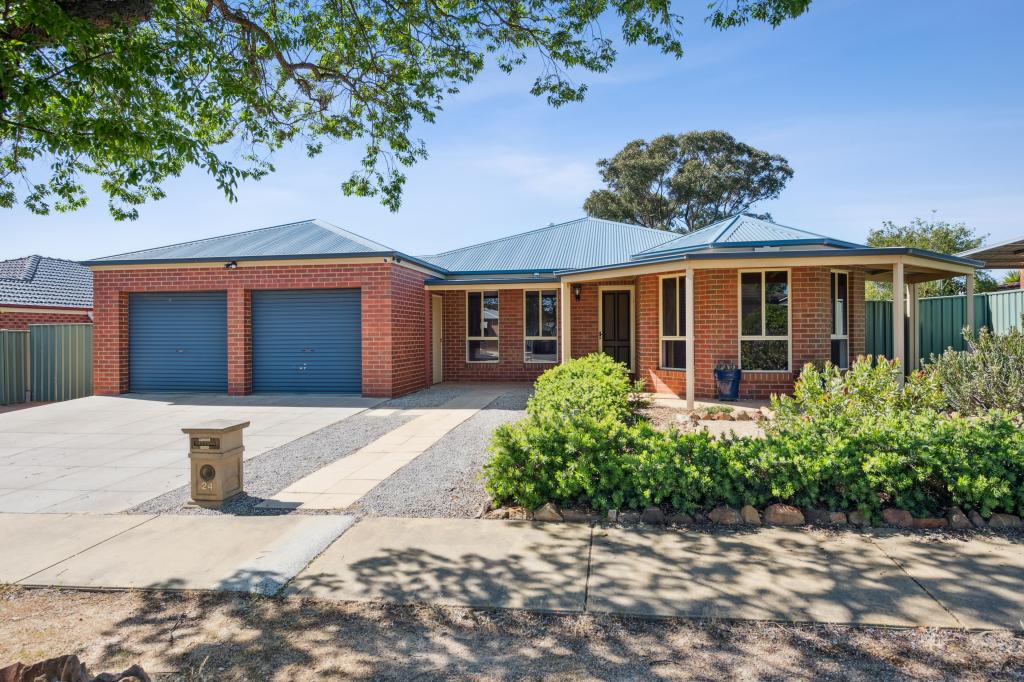24 Parkway Dr, Strathfieldsaye, VIC 3551