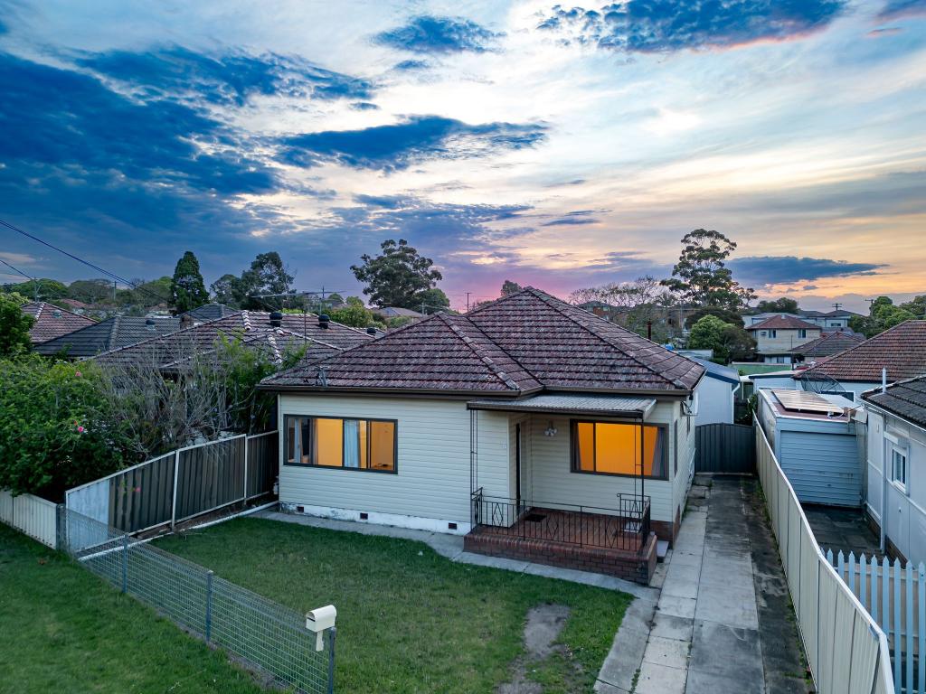 6 Bonds Rd, Riverwood, NSW 2210