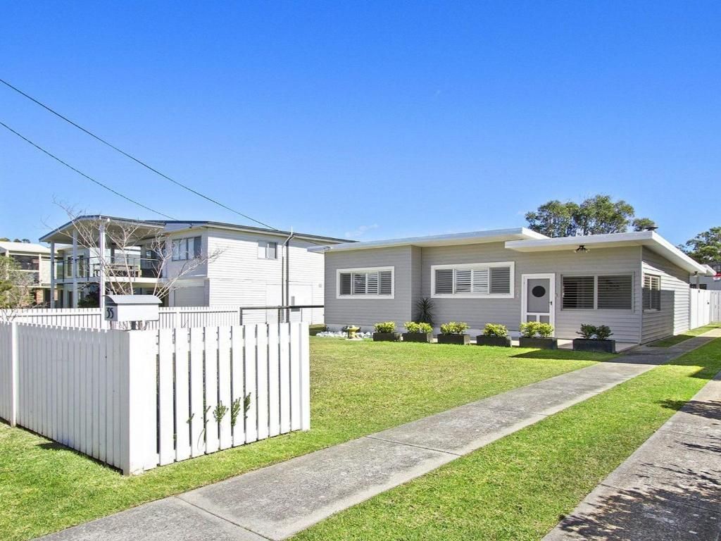 35 Eastbourne Ave, Culburra Beach, NSW 2540