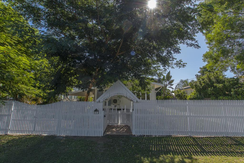 4 Union St, Hyde Park, QLD 4812