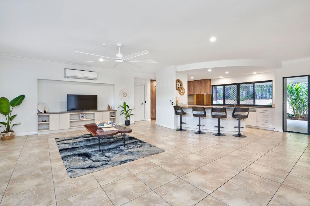 17 Rainbow St, Kanimbla, QLD 4870