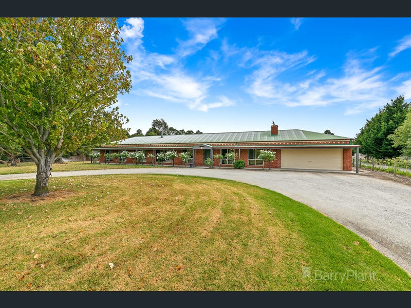 5 Fairway Ct, Pakenham, VIC 3810