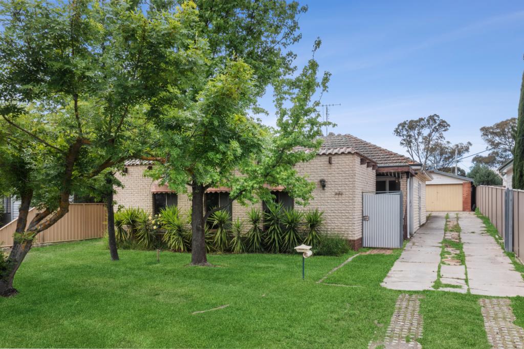 7 Longmore St, Kangaroo Flat, VIC 3555