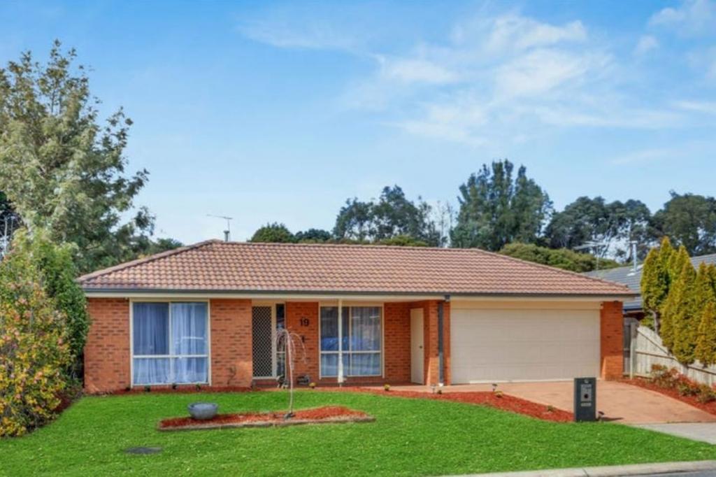 19 Brooke Ct, Pakenham, VIC 3810