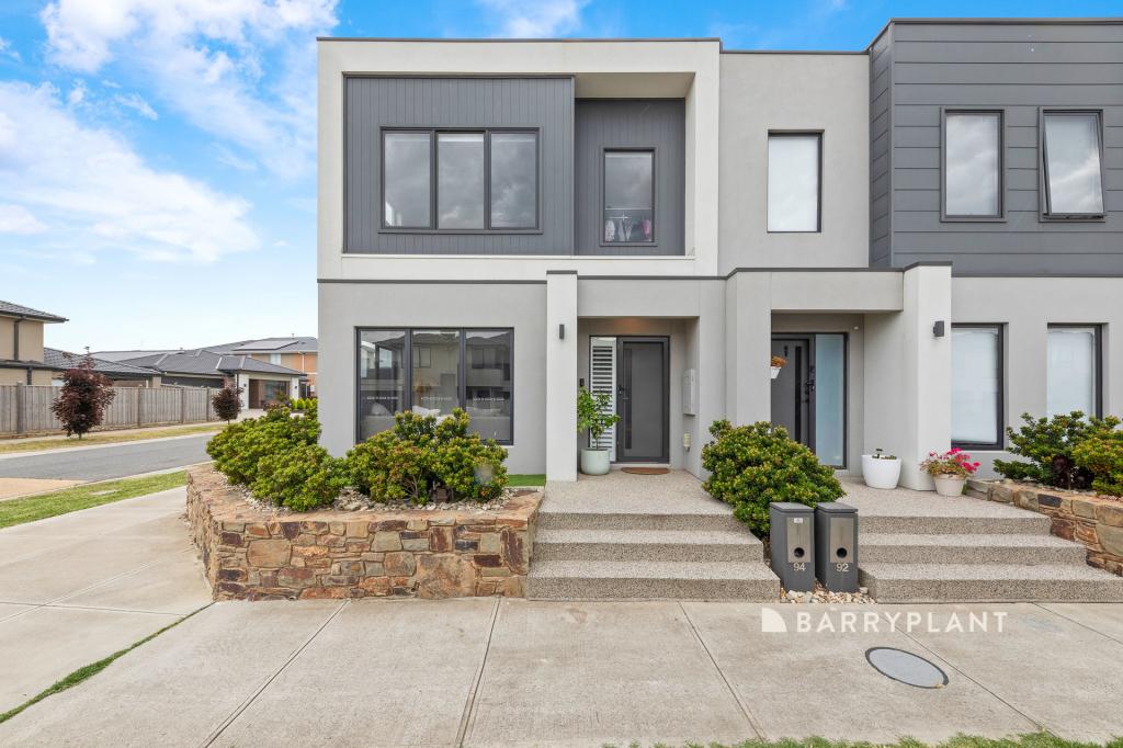 94 Picnic Ave, Clyde North, VIC 3978