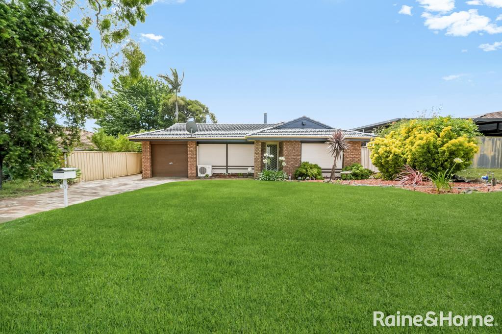 41 LORENZO CRES, ROSEMEADOW, NSW 2560