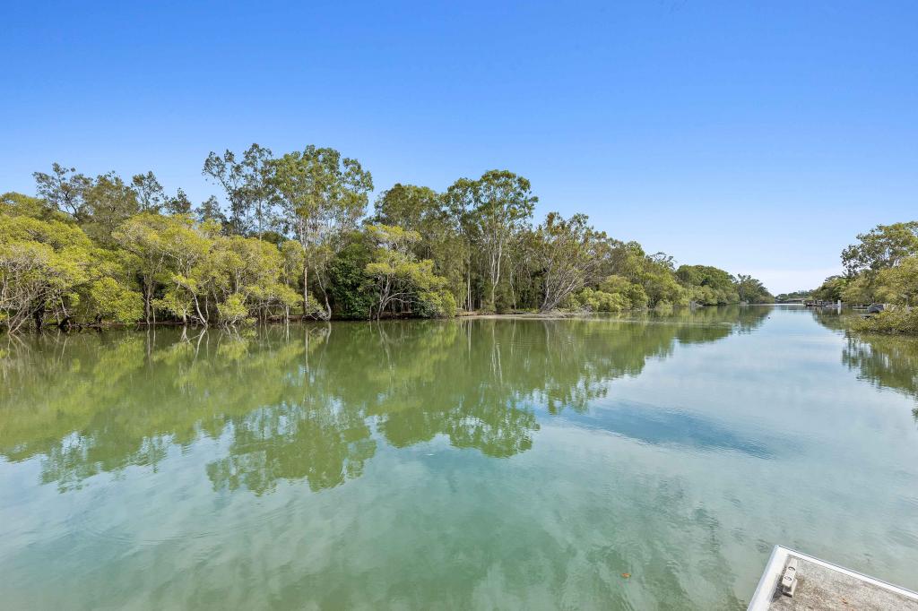 37 Whitsunday Dr, Currumbin Waters, QLD 4223