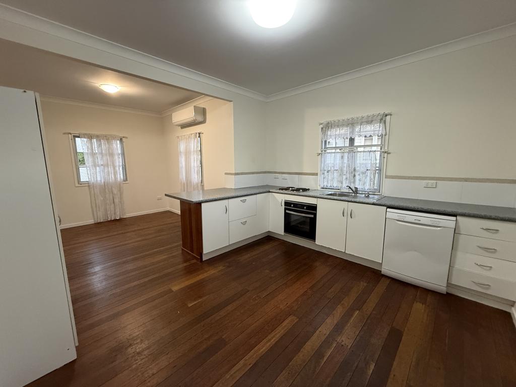 1 Buzza St, Walkervale, QLD 4670