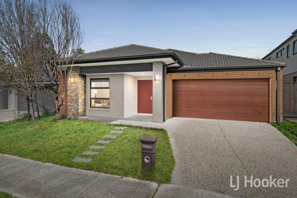 49 NEWPORT AVE, WILLIAMS LANDING, VIC 3027