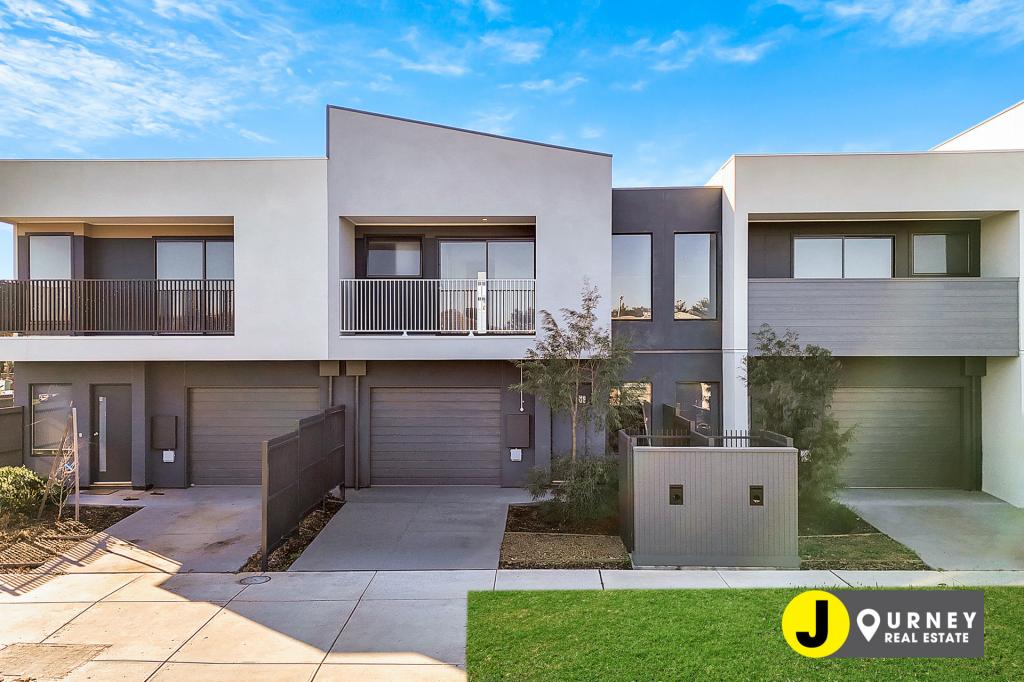 3 RHYNHURST ST, CLYDE NORTH, VIC 3978