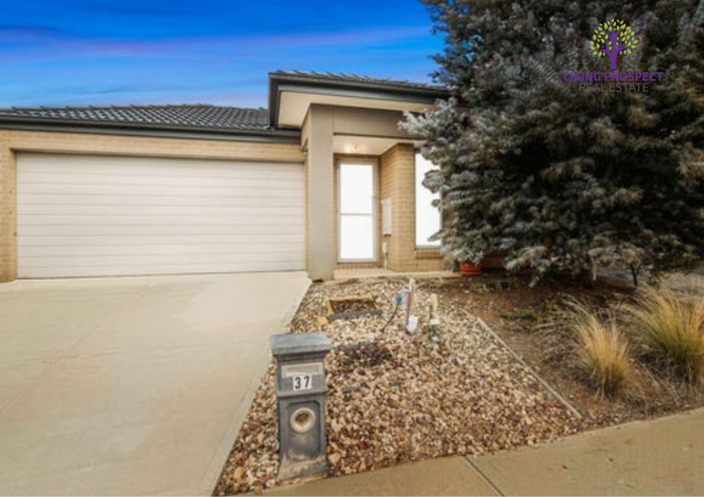 37 Toolern Waters Dr, Weir Views, VIC 3338