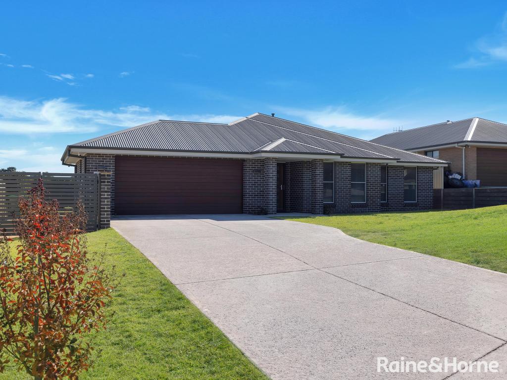 61 Amber Cl, Kelso, NSW 2795