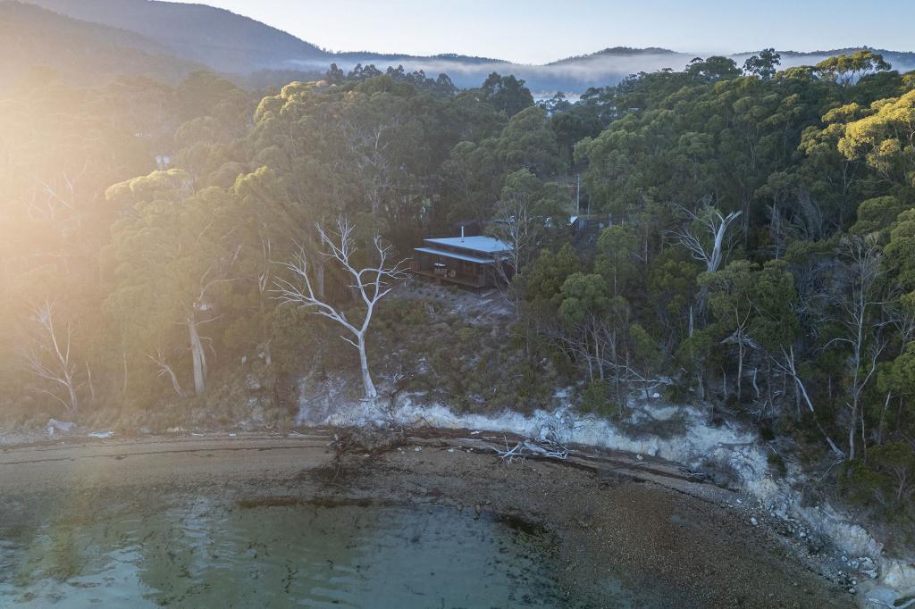 24 Glovers Rd, Deep Bay, TAS 7112