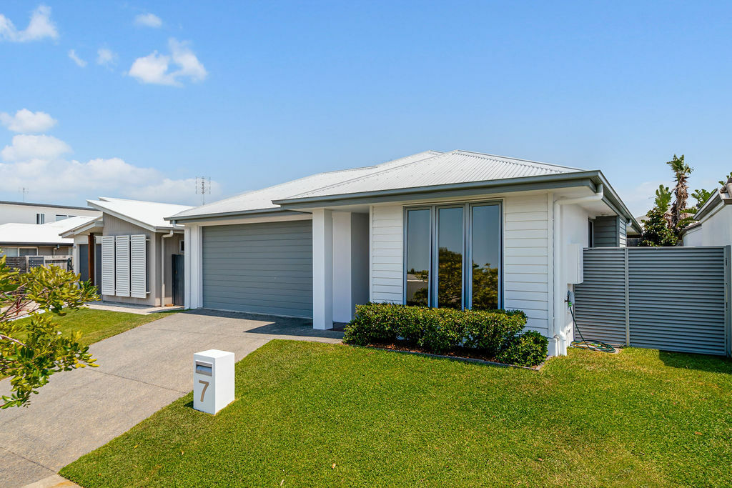 7 Barramundi Ct, Mountain Creek, QLD 4557