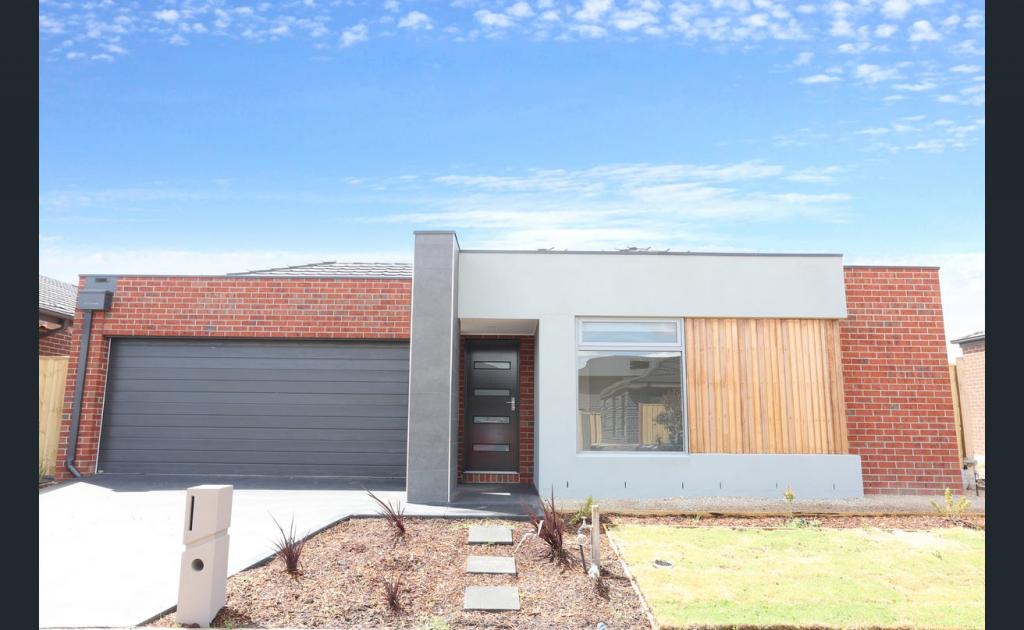 4 Louisville Dr, Thornhill Park, VIC 3335
