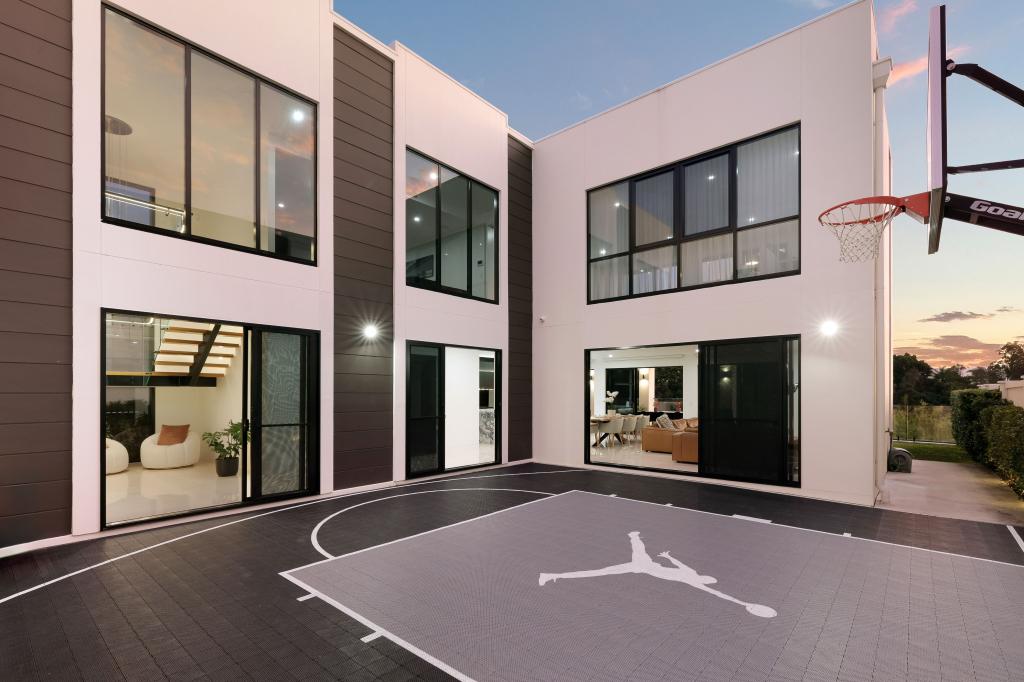 25 The Boulevarde, Benowa, QLD 4217