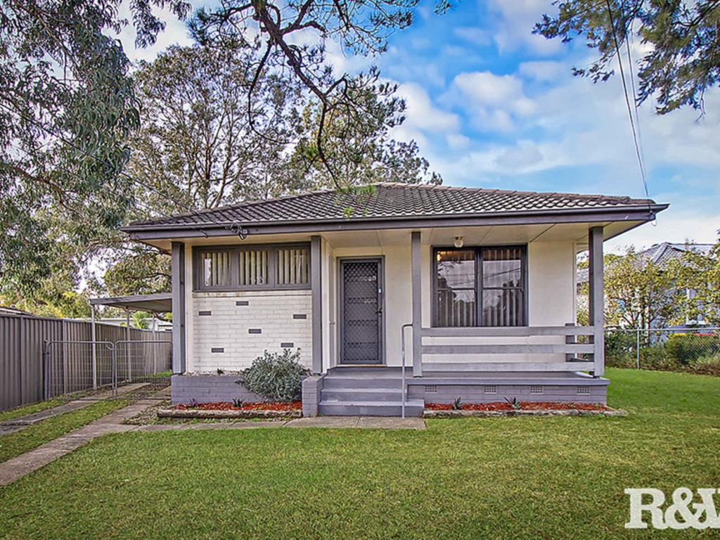 3 TONGA PL, LETHBRIDGE PARK, NSW 2770