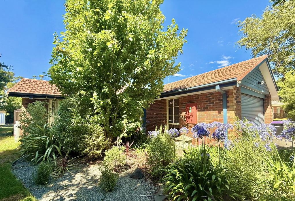 45 SUNNY PARK CL, GISBORNE, VIC 3437