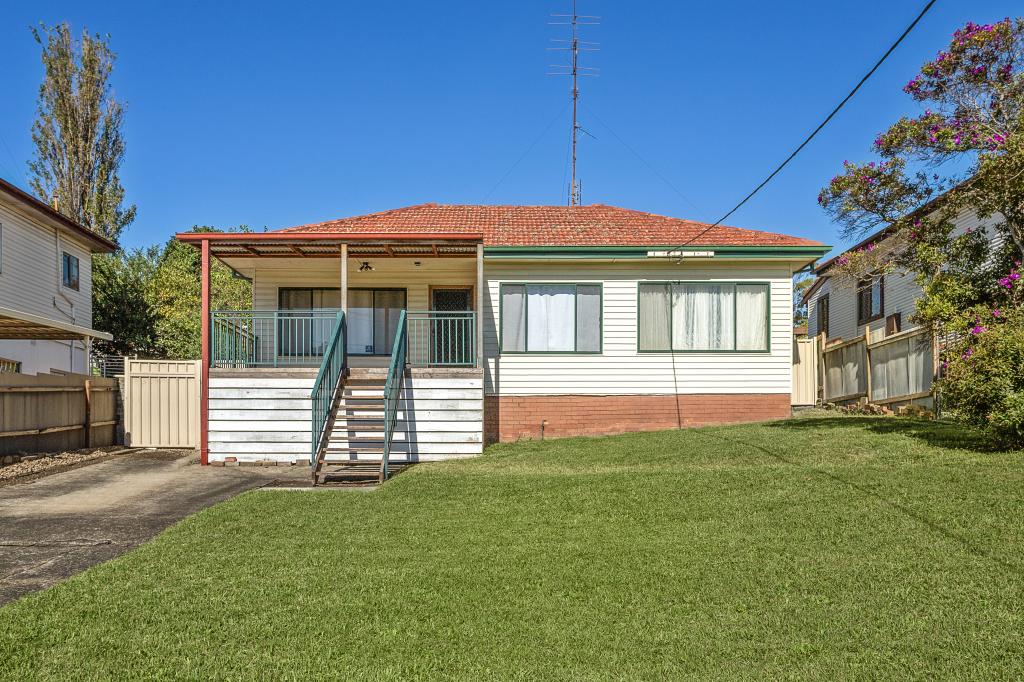 22 DENISE ST, LAKE HEIGHTS, NSW 2502