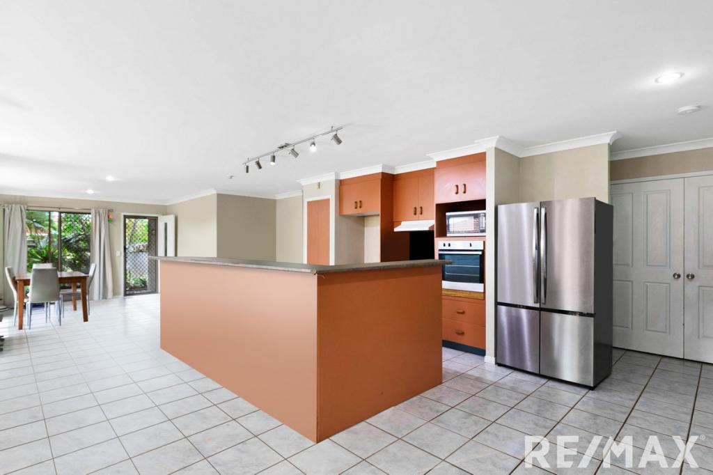 33 JULIE ANNE ST, URRAWEEN, QLD 4655